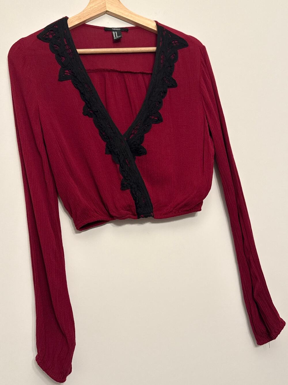 Burgundy Lace Trim Deep V Crop Top – Forever 21 M